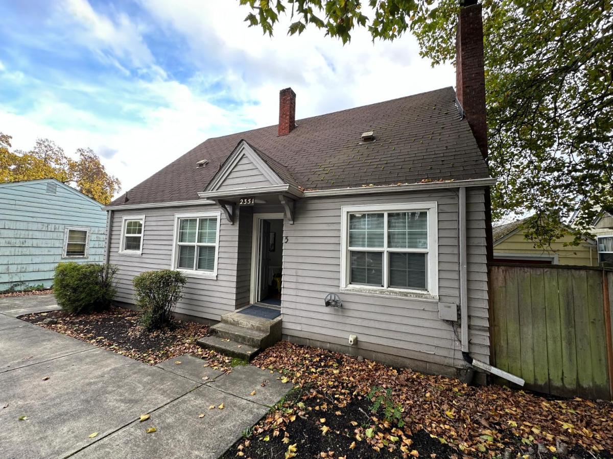 Charming 1930S Style Rustic Home Eugene Exteriör bild